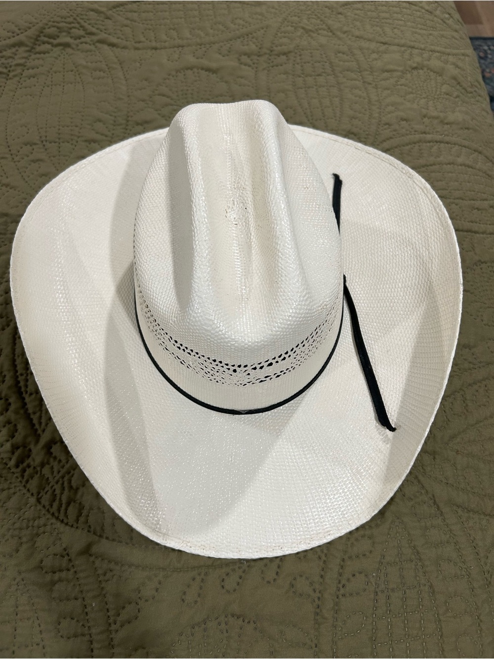 Cody James Women's White Straw Cowboy Hat with Black Band